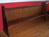 Free standing pew